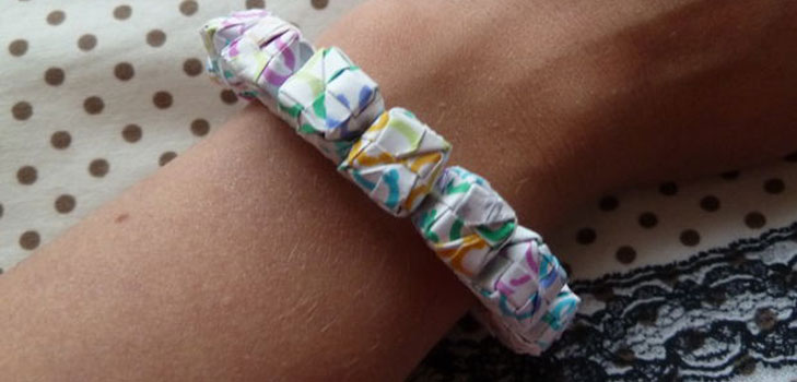 สร้อยข้อมือ Origami จากลูกบาศก์