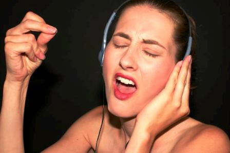 วิธีการเรียนรู้ที่จะร้องเพลงด้วยตัวเอง?