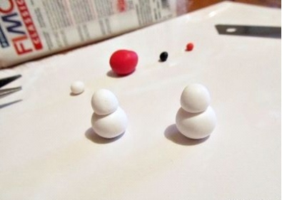 ช่องว่างสำหรับ snowman moulds สองลูกเชื่อมต่อ