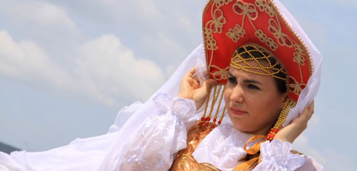 รัสเซีย kokoshnik ของกระดาษแข็ง
