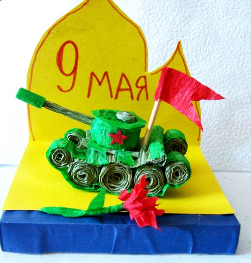 งานฝีมือ 9 พฤษภาคมด้วยมือของตัวเอง: ถังกระดาษ