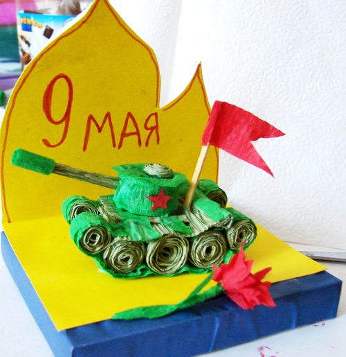 งานฝีมือ 9 พฤษภาคมด้วยมือของตัวเอง: ถังกระดาษ