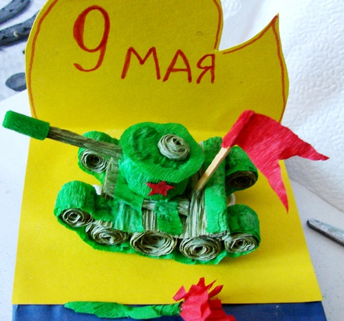 งานฝีมือ 9 พฤษภาคมด้วยมือของตัวเอง: ถังกระดาษ