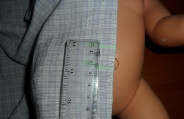 วิธีการเย็บเสื้อผ้าตุ๊กตาด้วยมือของคุณเอง