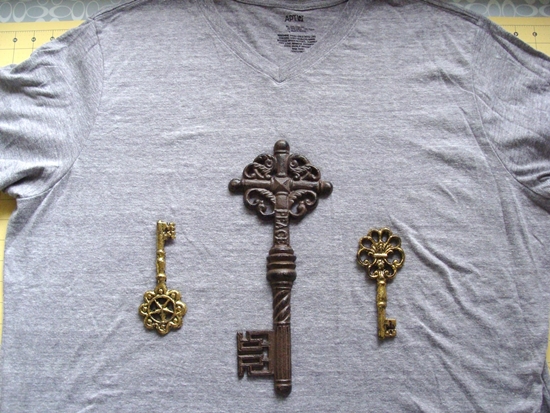 วิธีการตกแต่งเสื้อด้วยมือของคุณเอง