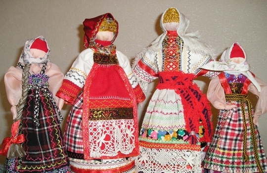 เราทำตุ๊กตา Maslenitsa ด้วยมือของเราเอง