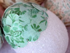 งานฝีมืออีสเตอร์: ตกแต่งด้วยไข่กระดาษ งานฝีมืออีสเตอร์: ตกแต่งด้วยไข่กระดาษ