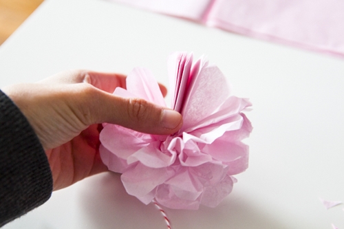 วิธีการทำ pom-poms จากกระดาษ