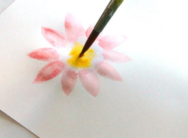 วาดวันแม่ด้วยมือของตัวเอง: ดินสอสีโรงเรียนอนุบาลโรงเรียน