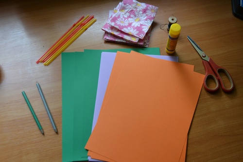 งานฝีมือภายในวันที่ 9 พฤษภาคม: ไฟไหม้ตลอดกาลจากกระดาษด้วยมือของตัวเอง