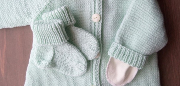 วิธีการผูก overalls ทารกแรกเกิด: แผนภูมิและคำแนะนำทีละขั้นตอน