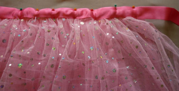 วิธีการทำกระโปรง Tulle ด้วยมือของคุณเอง
