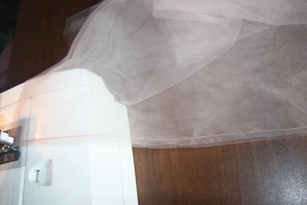 วิธีการทำกระโปรง Tulle ด้วยมือของคุณเอง