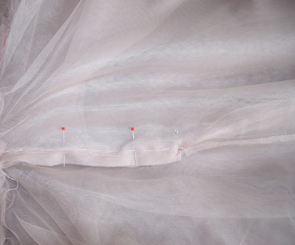 วิธีการทำกระโปรง Tulle ด้วยมือของคุณเอง