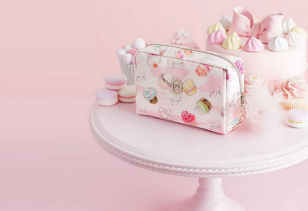 ความงามของหวาน: คอลเลกชันฤดูใบไม้ผลิของการแต่งหน้า Jill Stuart ขนม Couture