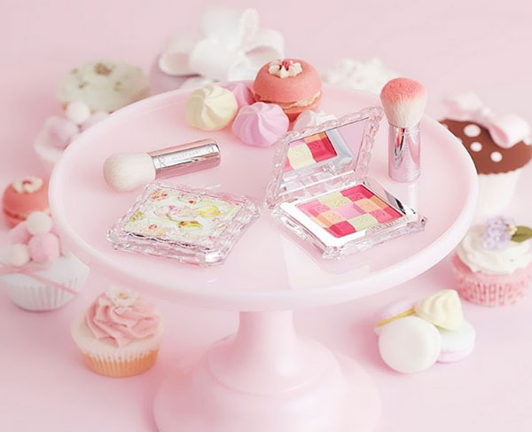 ความงามของหวาน: คอลเลกชันฤดูใบไม้ผลิของการแต่งหน้า Jill Stuart ขนม Couture