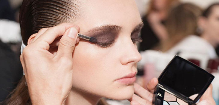 เก๋ฝรั่งเศส: ชุดฤดูใบไม้ร่วงของการแต่งหน้า Dior Skyline