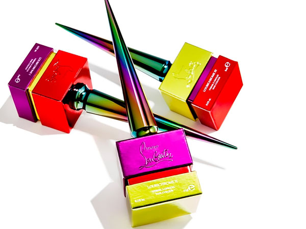 เงาโลหะและสายรุ้ง: คอลเลกชันของ varnishes Christian Louboutin Loubichrome