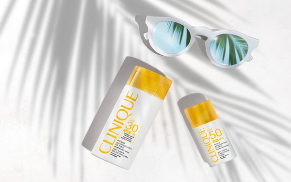 การป้องกันที่มองไม่เห็น: ตัวแทนอาบแดด Clinique Minscreen Sunscreen