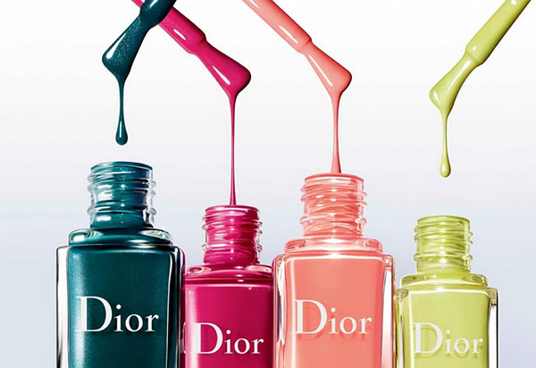 การไล่ระดับสีที่หยาบคายในคอลเล็กชันการตกแต่ง Dior Color Gradation