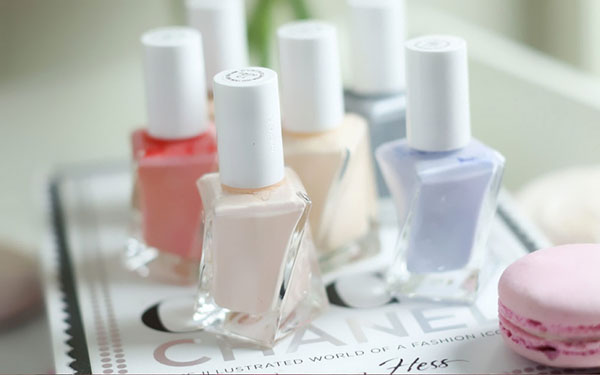 ทำเล็บมือพาสเทล: คอลเล็กชันวาร์นิช Essie Gel Couture Ballet Nudes 2017