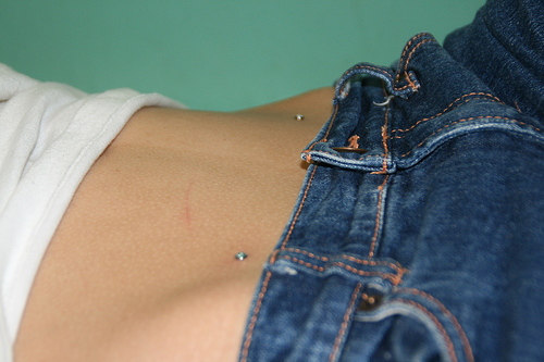 เจาะ Microdermal: วิธี microdermabras จะทำ (ภาพ)