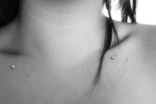 เจาะ Microdermal: วิธี microdermabras จะทำ (ภาพ)