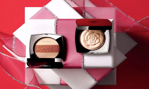 สามอันมหัศจรรย์: novelties Chanel สำหรับการแต่งหน้าที่ส่องแสง