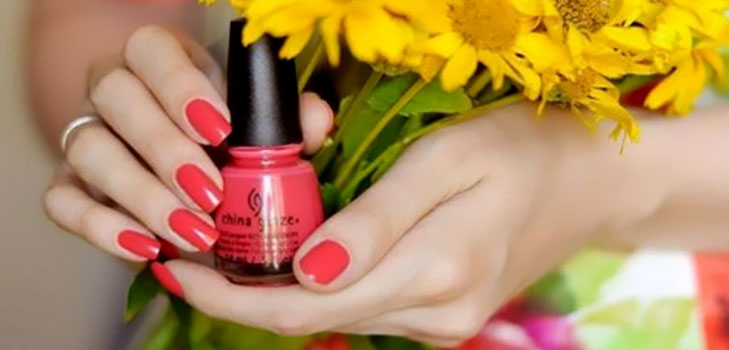 การแต่งเล็บฤดูใบไม้ผลิ: แนวโน้มอันทันสมัยจาก China Glaze
