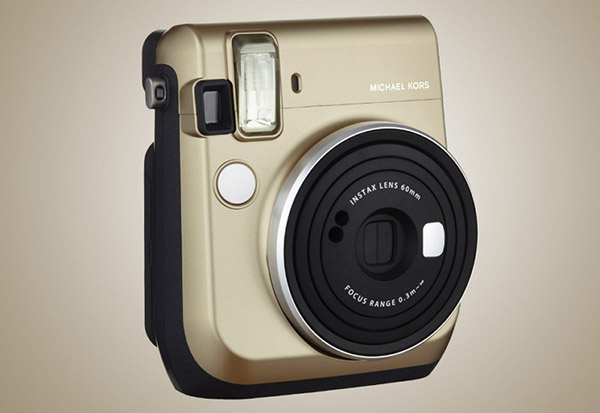 กล้องแฟชั่น: Michael Kors X Fijifilm Instax Mini 70