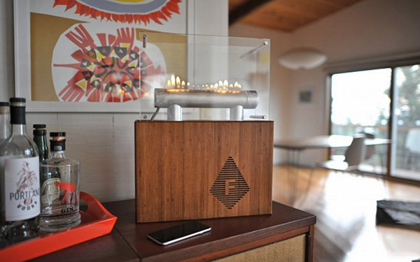 มายากลไฟ: คอลัมน์ไฟฉาย Fireside Audiobox