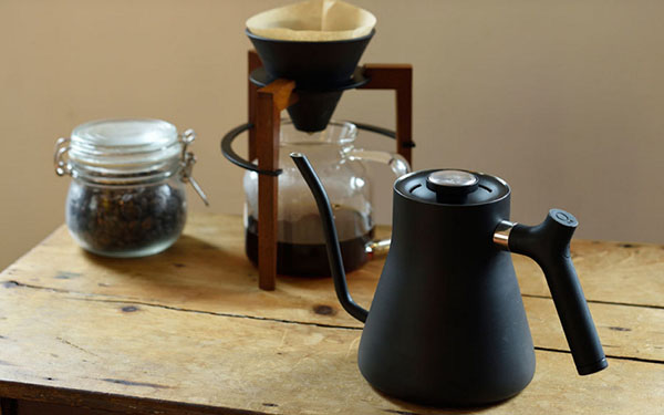 ของขวัญสำหรับ aesthetes: "ชาญฉลาด" ชงกาแฟ Stagg Ekg