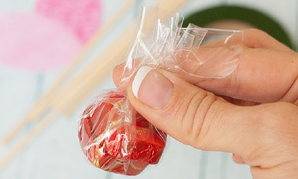 ของขวัญเดิมสำหรับวันที่ 8 มีนาคมด้วยมือของคุณเอง