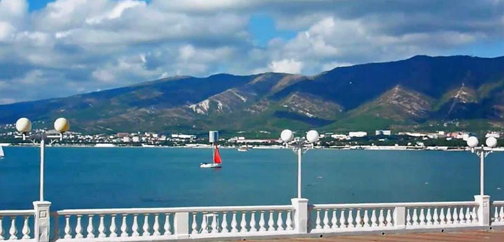สภาพอากาศจะเป็นอย่างไรใน Gelendzhik ในเดือนกันยายนปี 2016? การคาดการณ์ของศูนย์อุตุนิยมวิทยากับสภาพอากาศและอุณหภูมิน้ำใน Gelendzhik สำหรับเดือนกันยายนและความคิดเห็นของนักท่องเที่ยว