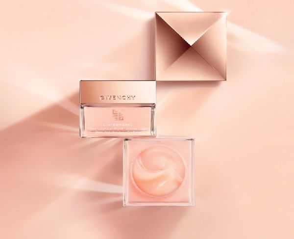 แสงแดดต่อต้านริ้วรอย: สายต่อต้านริ้วรอย Givenchy L'Intemporel