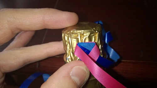 ตกแต่งงานแต่งงานแชมเปญด้วยมือของคุณเอง