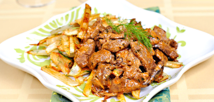 เนื้อ Stroganoff บนจาน