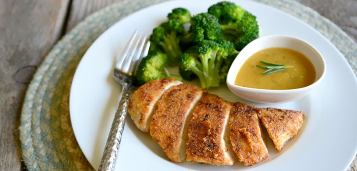 สูตรด่วน: เนื้อไก่ในขนมปังอัลมอนด์กับซอสมัสตาร์ด - น้ำผึ้ง