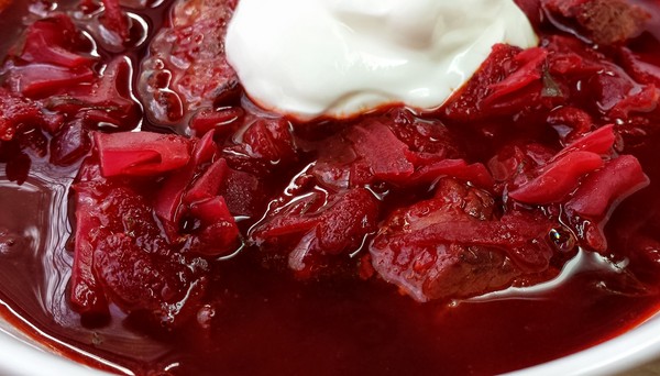 Borsch สำหรับฤดูหนาวในกระป๋อง, สูตรสำหรับการเตรียมการกับ beets และกะหล่ำปลีวางมะเขือเทศและไม่มีมัน