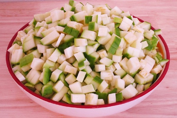คาเวียร์จากบวบ - สูตรที่มีมายองเนสพริกไทยผ่านเครื่องบดเนื้อในหลายตัวแปร