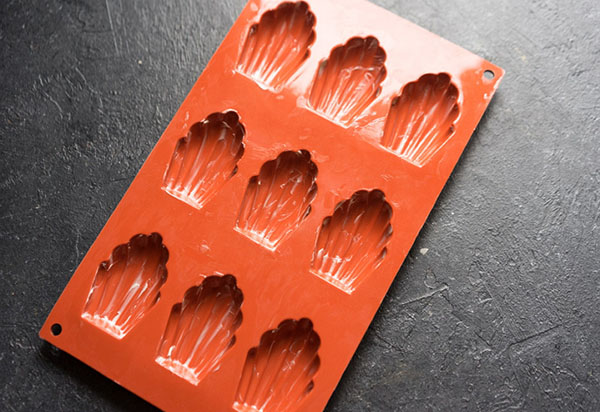 สูตรฝรั่งเศสที่ยอดเยี่ยม: คุกกี้ถั่วนุ่ม Madeleine