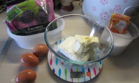 วิธีการทำครีมสำหรับ Cappeycakes: สูตรสำหรับเนยช็อกโกแลตและโปรตีนครีม