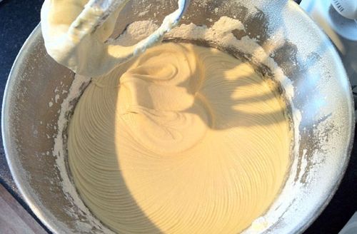 สูตรสำหรับคัพเค้กแสนอร่อยและผิดปกติในแบบหลายขั้นตอนทีละขั้นตอนพร้อมรูปถ่าย