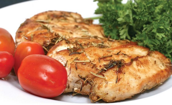 อกไก่ในหลายตัวแปร: สูตรสำหรับทำอาหารอร่อยและรวดเร็ว