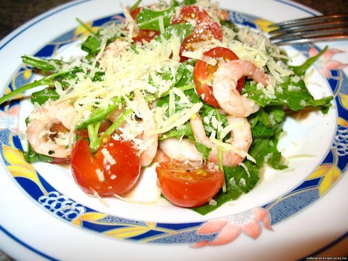 สลัดกุ้งกับมะเขือเทศ