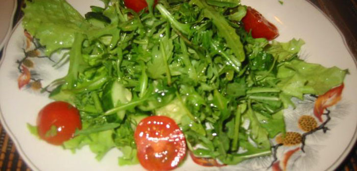 สลัดกับ rucola: สูตรดั้งเดิม