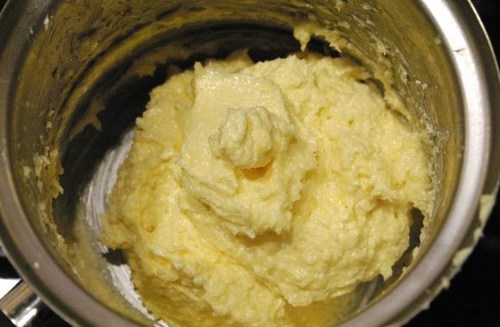 สูตรที่อร่อยที่สุดของ capkake: ช็อกโกแลตเต้านมกับสีเหลืองอ่อน