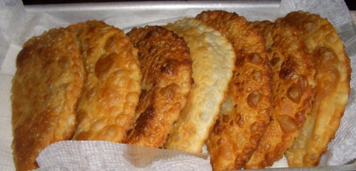 chebureks ในจาน
