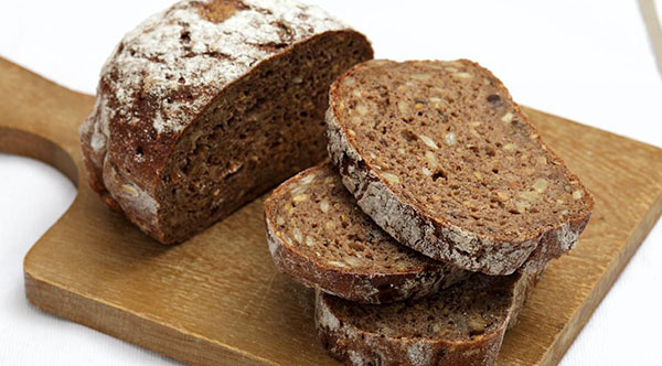 สูตรสำหรับขนมปังอร่อยและมีสุขภาพดีกับ buckwheat สะเก็ด