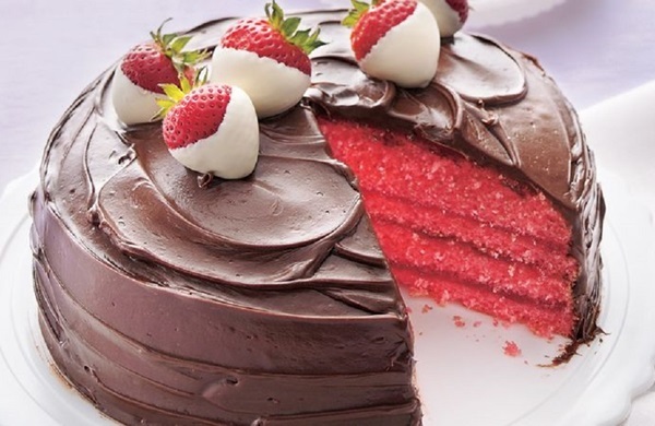 เค้กสตรอเบอร์รี่แสนอร่อย